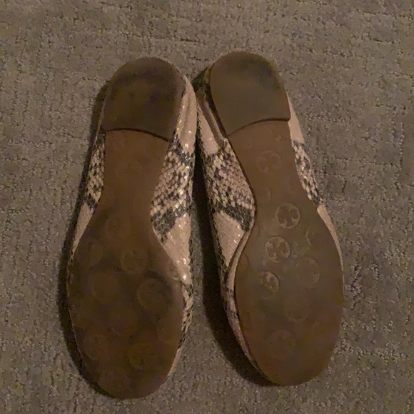 Tory Burch snakeskin flats - Picture 3 of 4